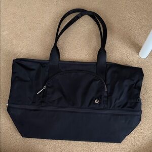 City Adventurer Tote 27L